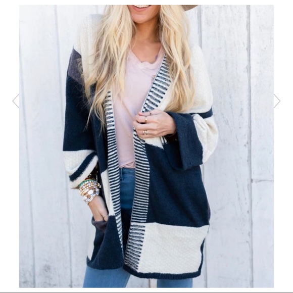 Boho Chic Color Block Knit Gorgeous Cardigan - Picture 4 of 5